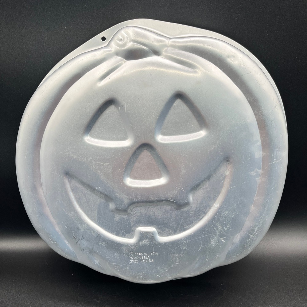 Wilton 1996 Jack-O-Lantern Pumpkin Cake Pan Aluminum Halloween 2105-3068 Silver